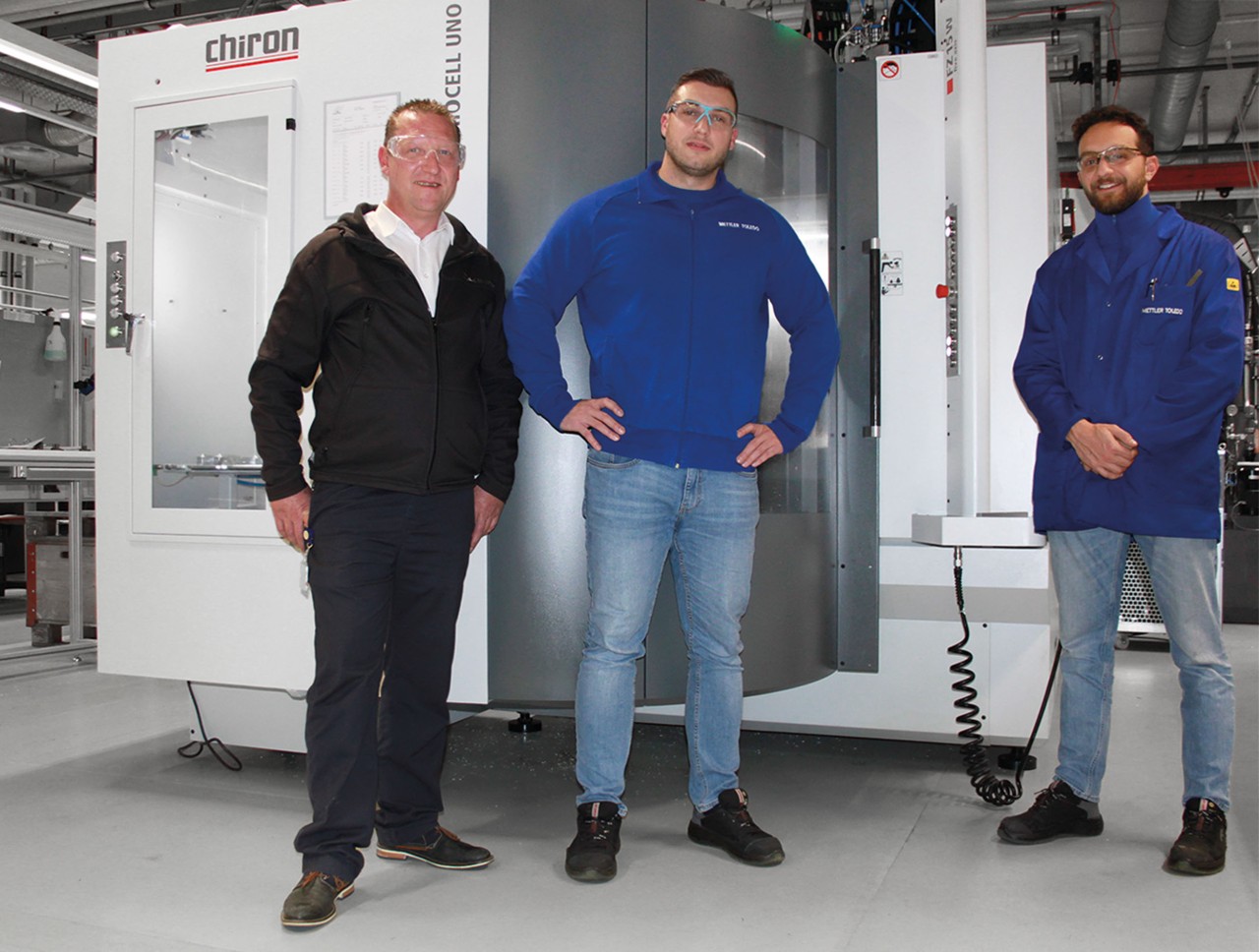  From left to right: Simon Heim (Technical Consulting / Sales, CHIRON Group), Remo Cadonau (BSc Mechanical Engineering and Head of Mechanical Manufacturing) and Dardan Muslija (CNC Specialist Manufacturing Technology & Maintenance, both from Mettler-Toledo).   Photo: Publica-Press Heiden AG 
