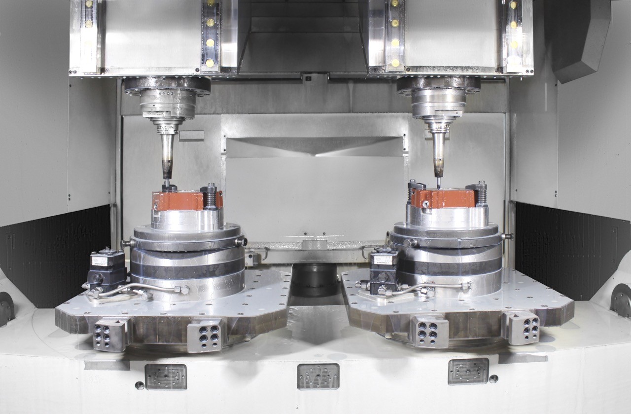  The CHIRON DZ 25 P five axis machining center has a spindle distance of 800 mm.  